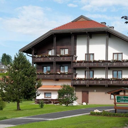 Hubertushof Hotel Latschach ober dem Faakersee Exterior photo