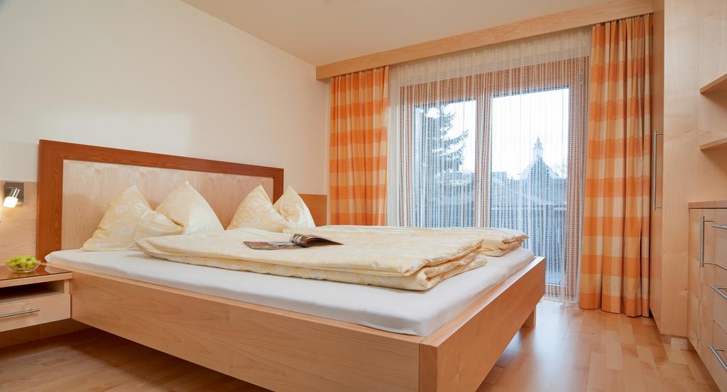 Hubertushof Hotel Latschach ober dem Faakersee Exterior photo