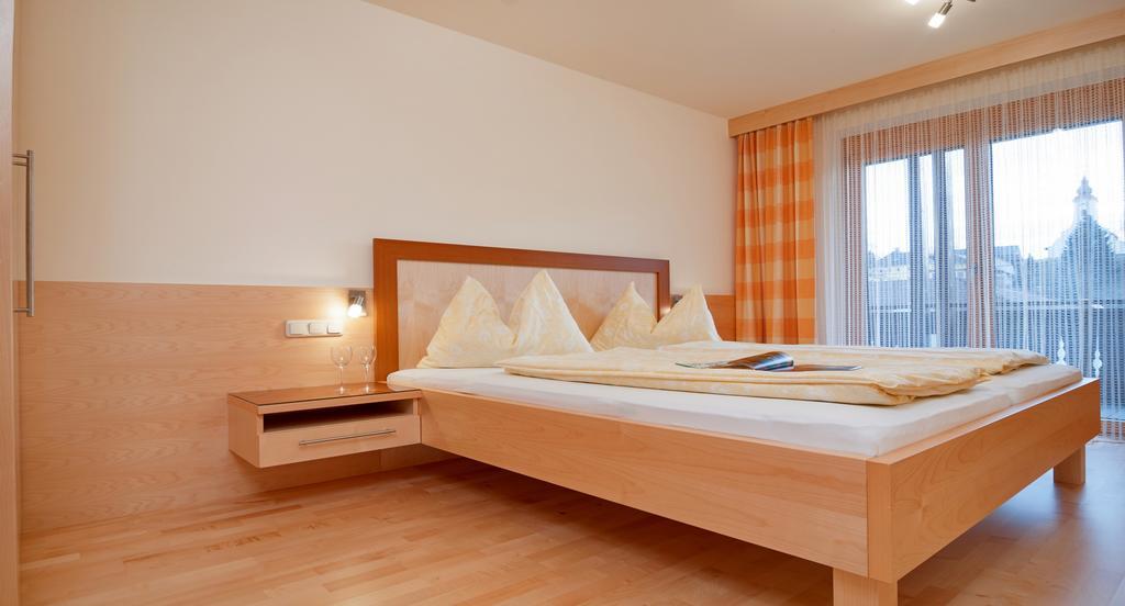 Hubertushof Hotel Latschach ober dem Faakersee Exterior photo