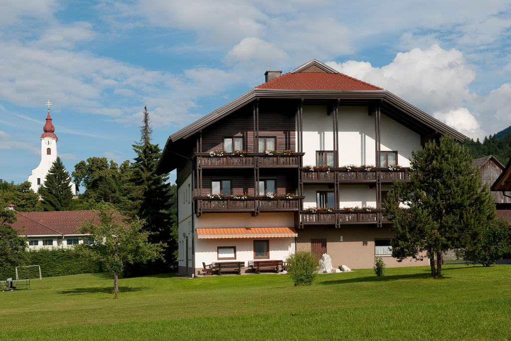 Hubertushof Hotel Latschach ober dem Faakersee Exterior photo