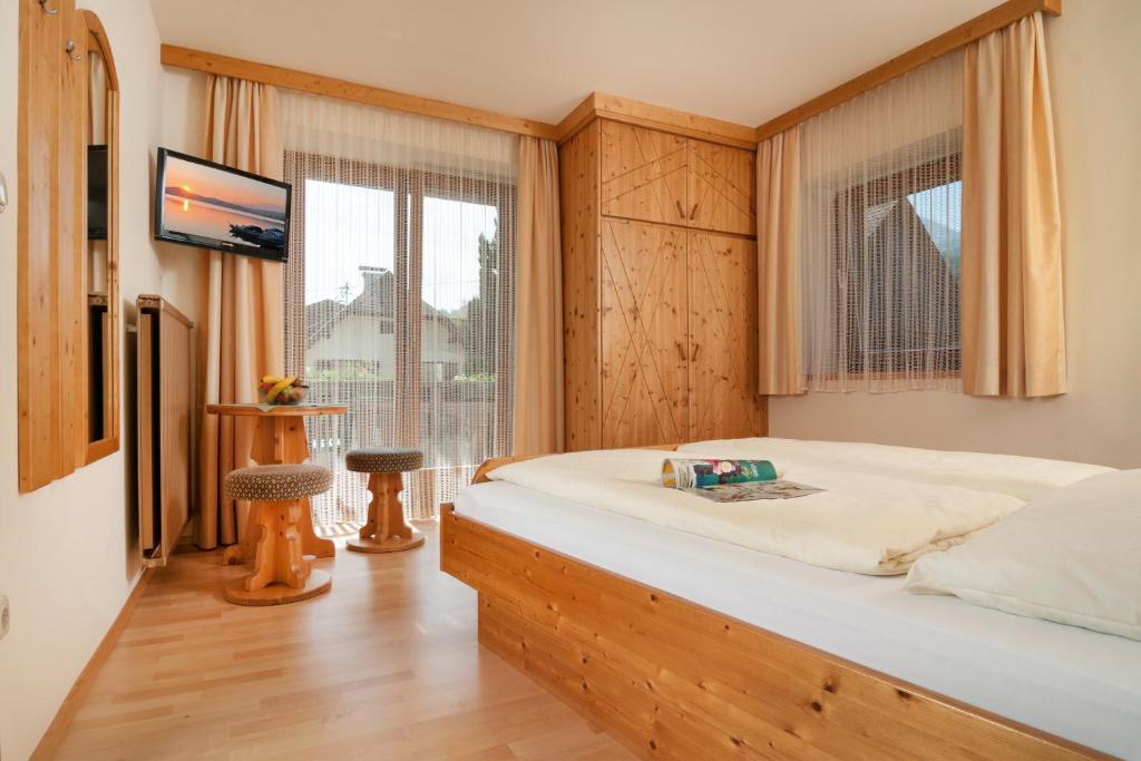 Hubertushof Hotel Latschach ober dem Faakersee Room photo