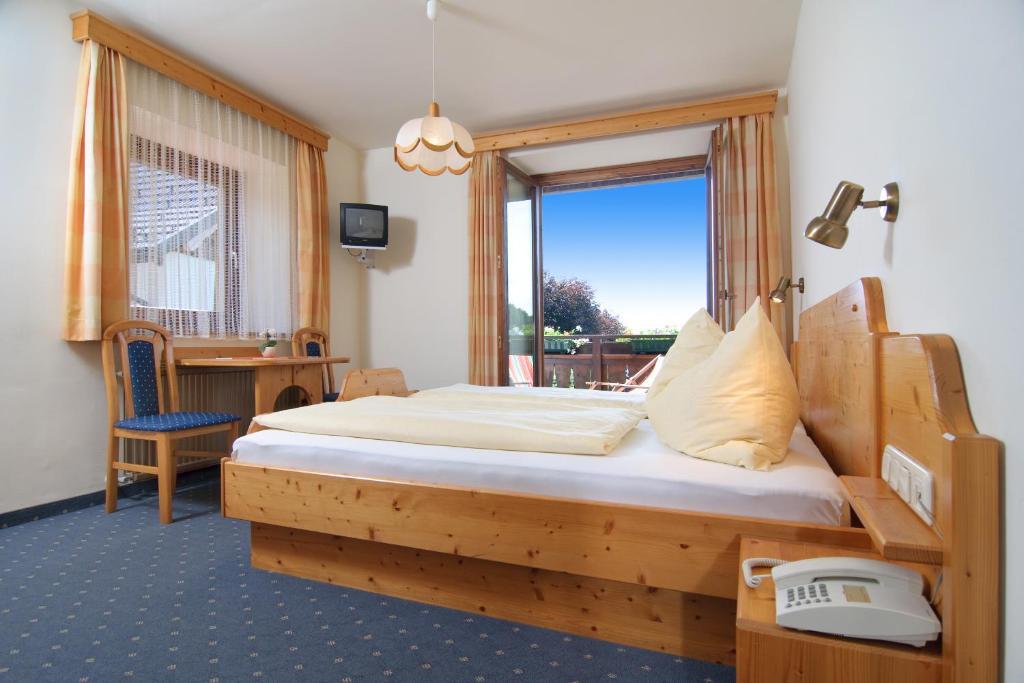 Hubertushof Hotel Latschach ober dem Faakersee Room photo