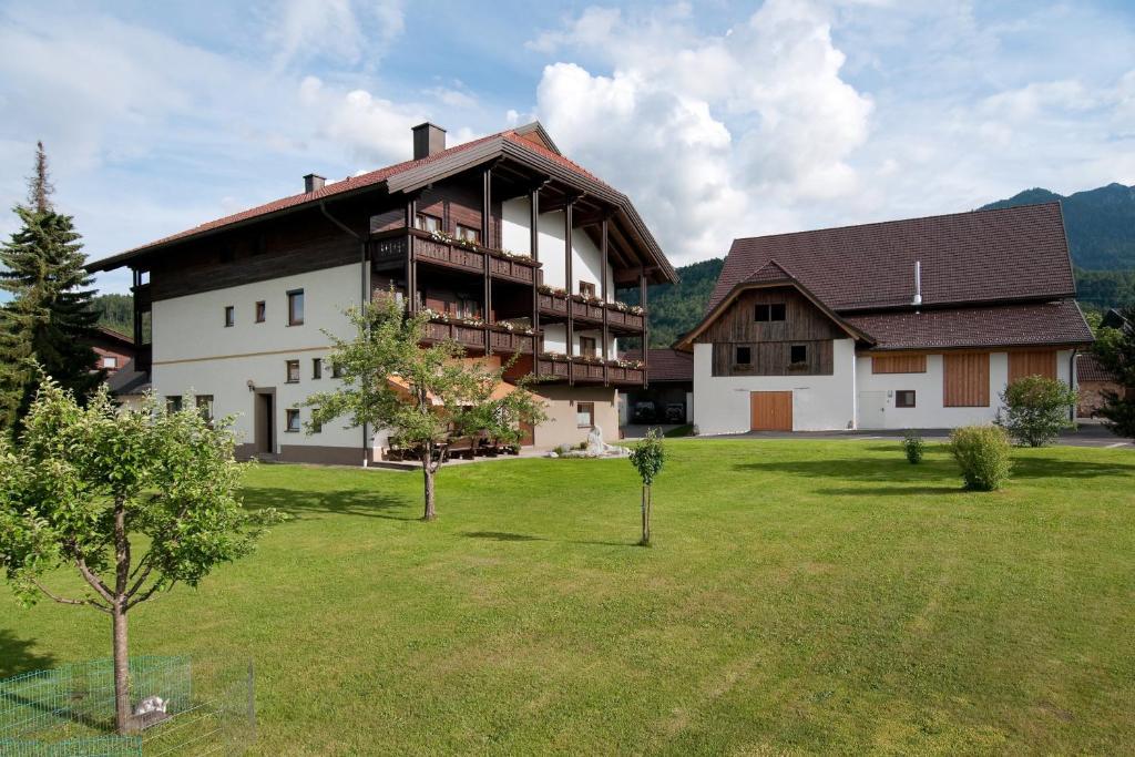 Hubertushof Hotel Latschach ober dem Faakersee Exterior photo